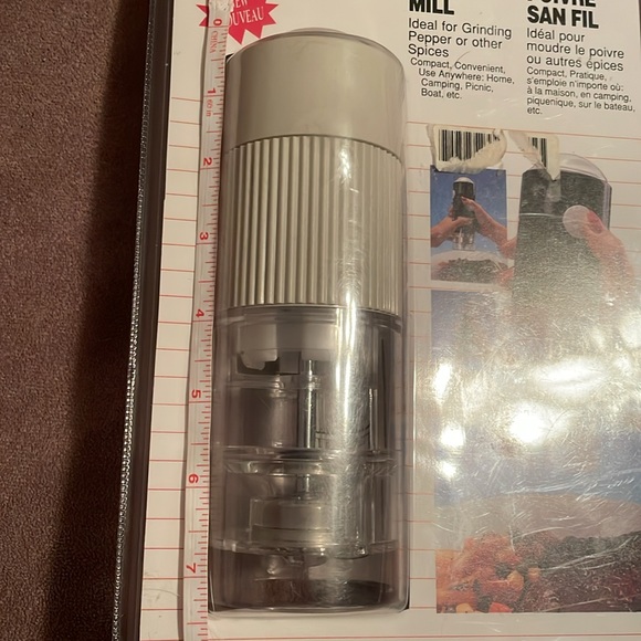 Vintage 90’s Salton cordless pepper mill NWT - Picture 7 of 7